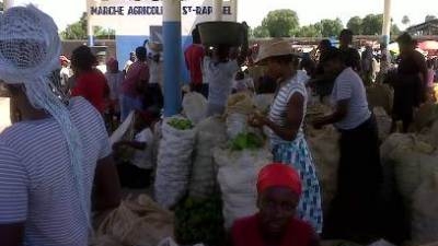 Des routes réhabilitées améliorent l’accès aux marchés des producteurs ...