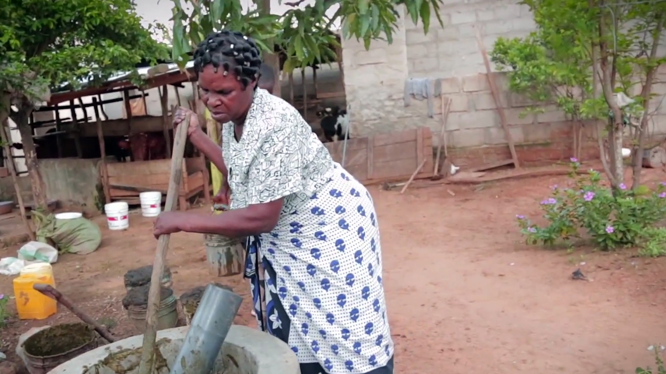 Agir contre la pauvreté : quand les femmes produisent du biogaz en Afrique