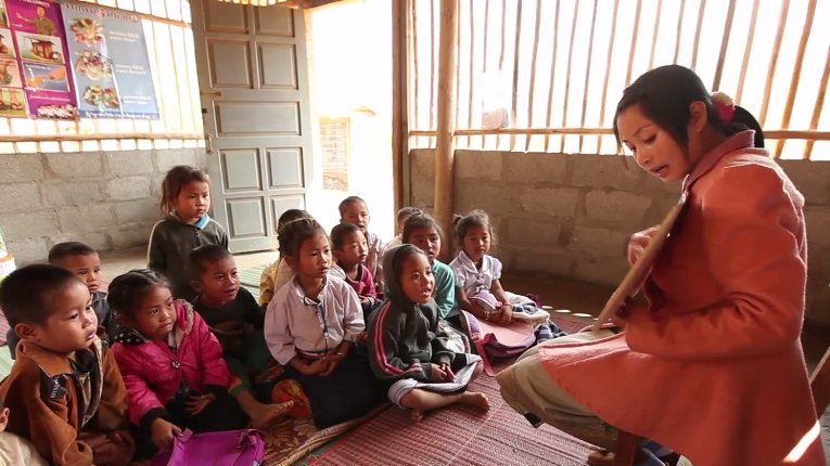 Des déjeuners instructifs ou comment apprendre l’estomac bien rempli dans les écoles du Laos