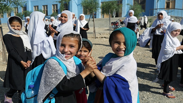 La rénovation des écoles améliore la scolarisation des filles en Afghanistan