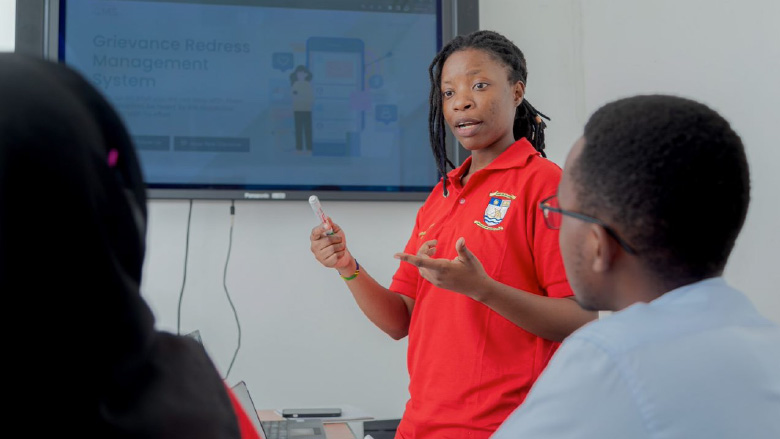 Se préparer pour demain : développer les compétences numériques chez les jeunes d’Afrique de l’Est (a)