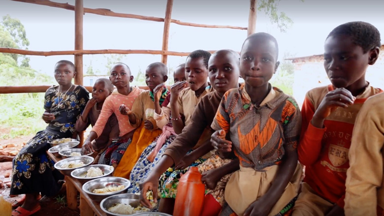 Les programmes d'alimentation scolaire au Burundi font la différence